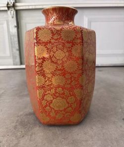 1970s. Large 16” Vintage Toyo Japan Hexagonal Porcelain Vase Red & Gold Gilt Floral