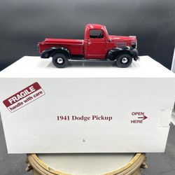 Danbury Mint 1941 Dodge Pickup Series WC Half-Ton Truck Red/Black 1/24 w/Box