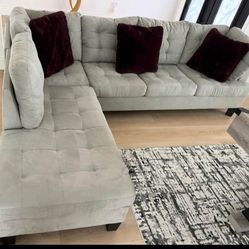 Beautiful Gray L SECTIONAL SOFA LIKE NEW CONDITIONS  8 MONTHS AGO  MOVING CAN'T TAKE IT / SOFA SECTIONAL SEMINUEVO 8 MESES QUE LO COMPRE ME MOVERE 