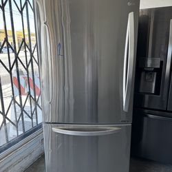 LG bottom freezer stainless steel refrigerator