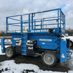 Genie 4390 Rough Terrain Scissor Lift