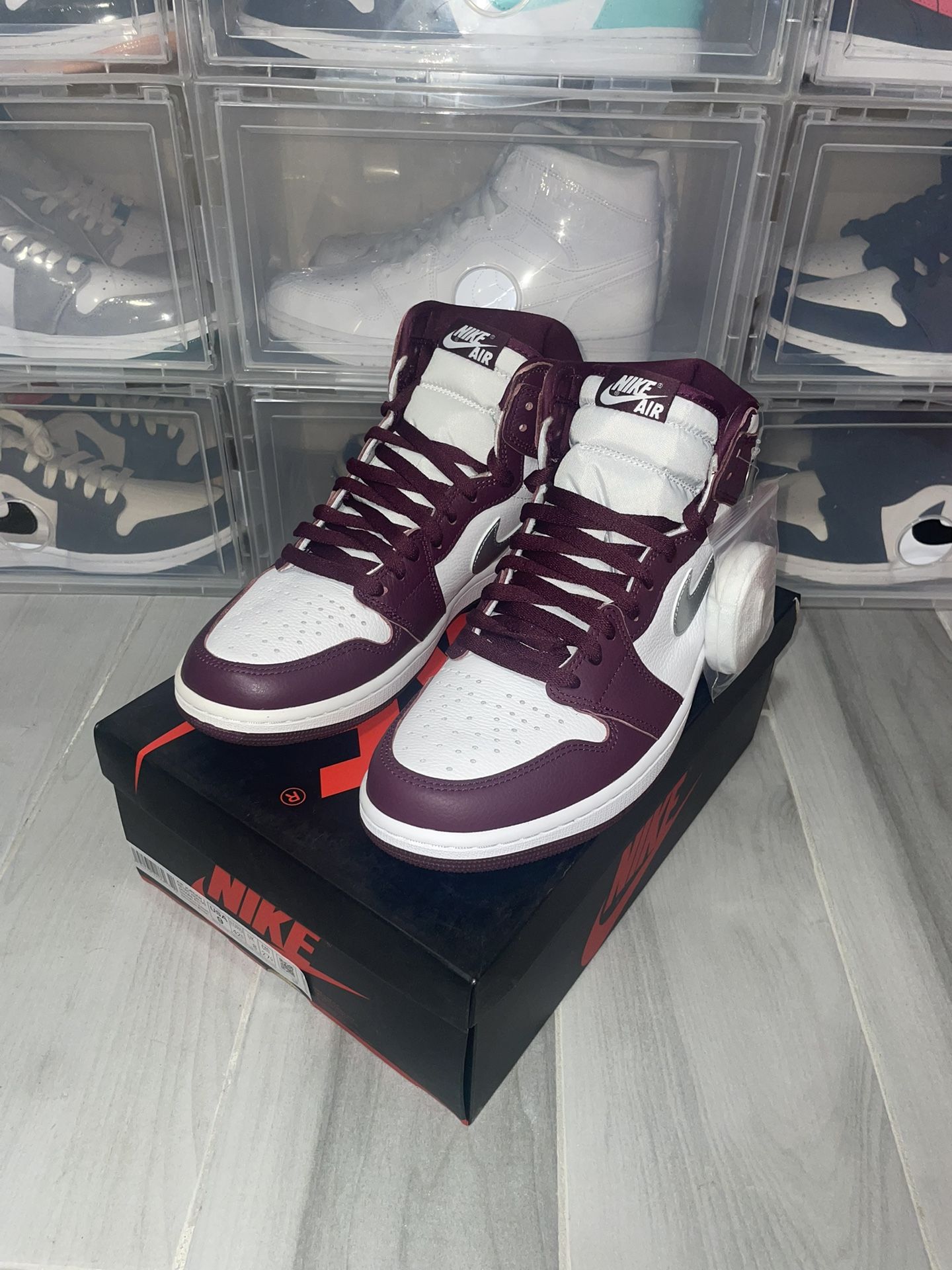 Jordan 1 Retro High OG Bordeaux - Size:9 M