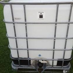 Clean 250-gallon-tote 