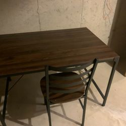 4 Chairs And Table New Condition 125$