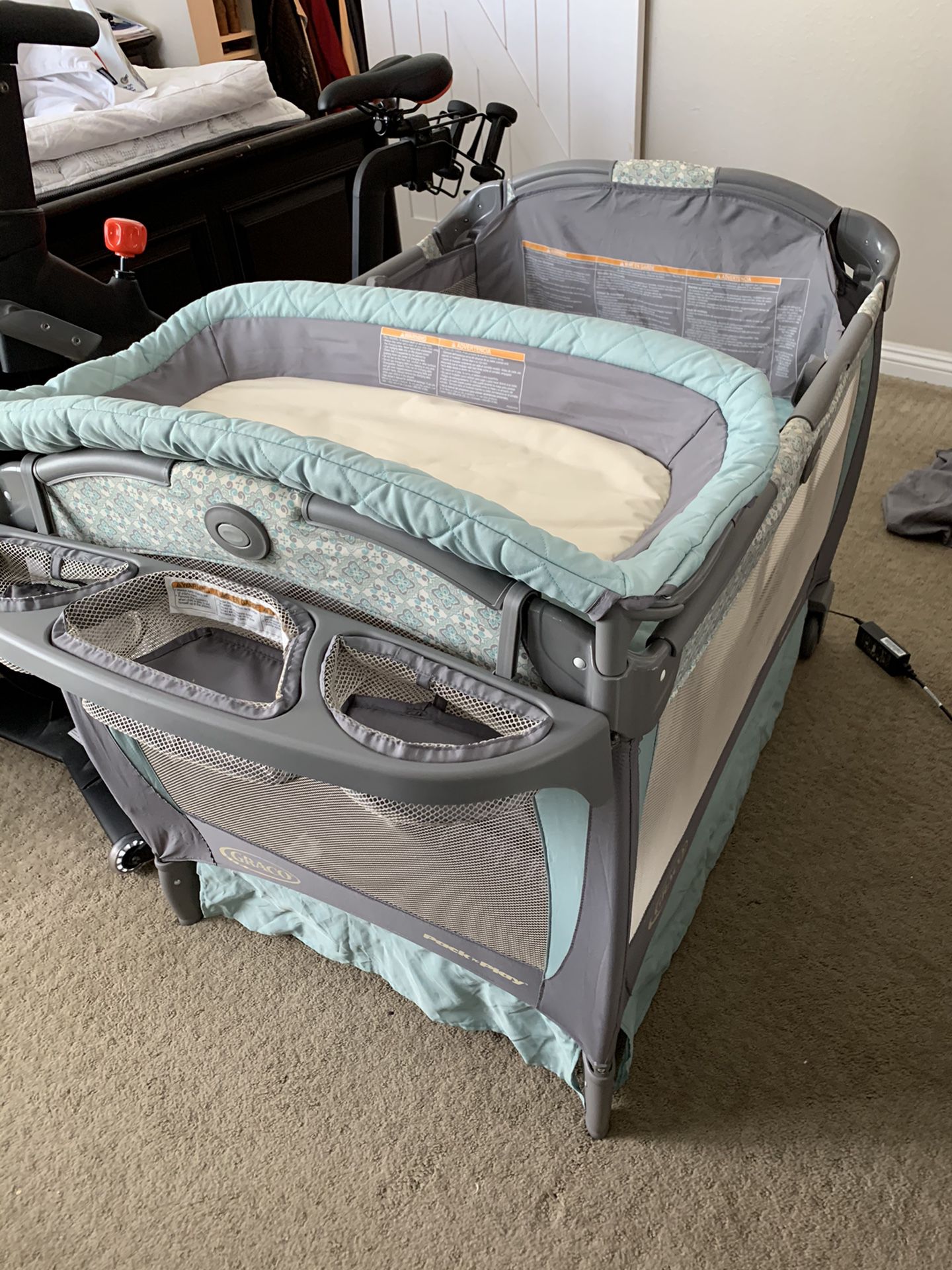 Pack n play with bassinet and changing table