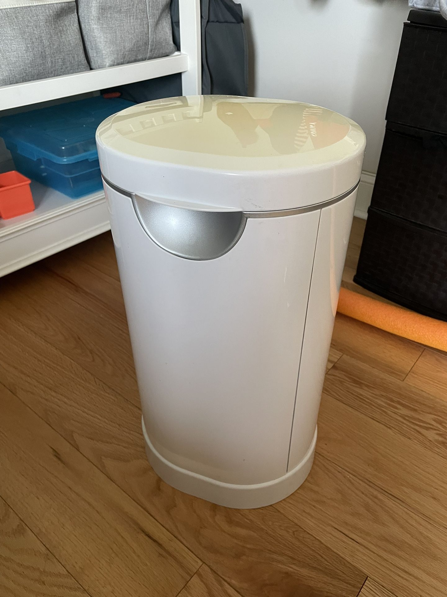 Diaper Pail with Refill Bags (x6)