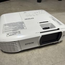 Epson Home Cinema 1060 Projector 1080p W/ Ceiling Mount
