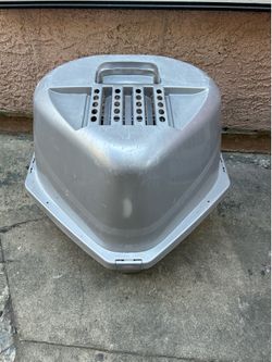 Pet litter box