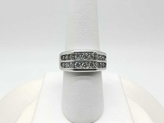 0.84 Dwt Diamond 9.3 Grams White Gold 18k Size 7.5