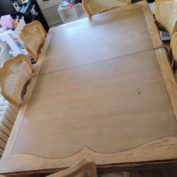 Dining Room Table w/Chairs