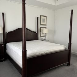 King Bed/ Wood King Poster Bed with FREE Floral Arrangement and DVD Player with 20 movies