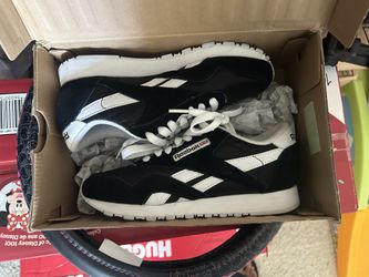 Reebok Women Shoes Size 5