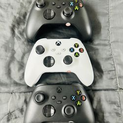 Xbox Wireless Gaming Controller Black Color Play on Xbox, Windows, Android, iOS, VR Headset $40/ea