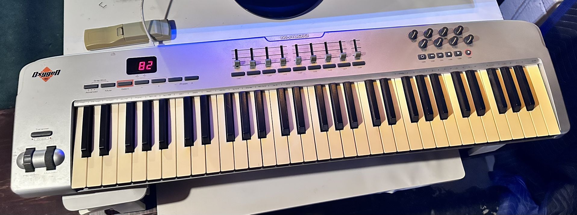 M-Audio Oxygen 61 MIDI Keyboard -Repair or Parts
