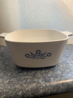 Corningware Dish 1 3/4 qt. In excellent condition without Lid