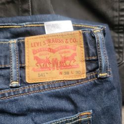 3 LEVIS   SIZE 38 POR 30