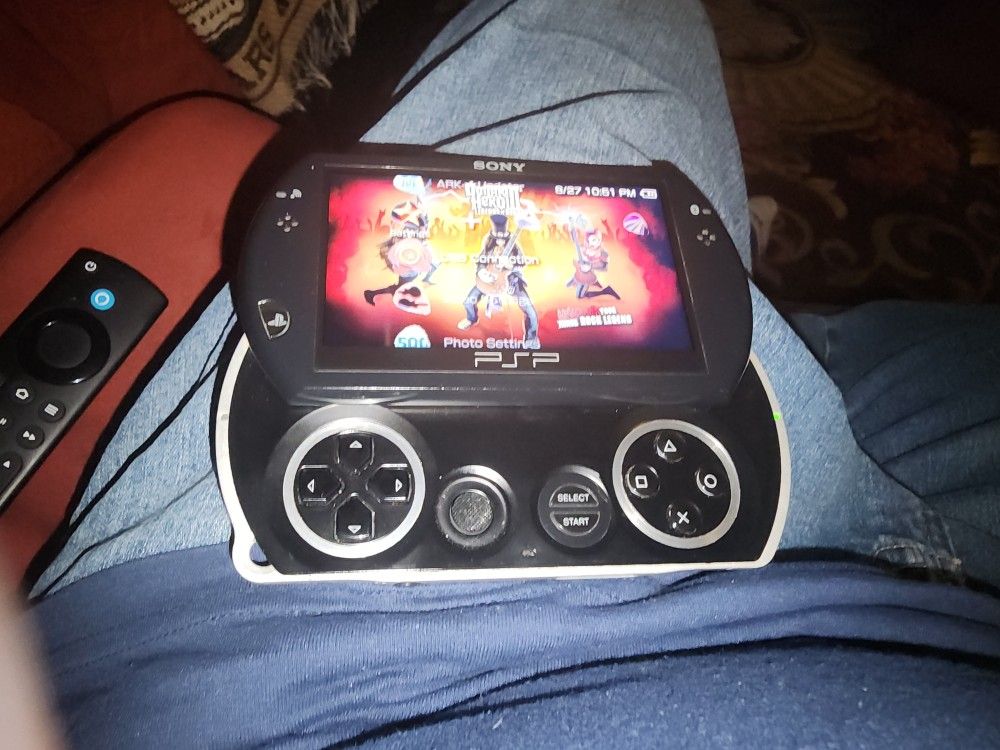 Psp Go Great Shape Works Great Has Charger