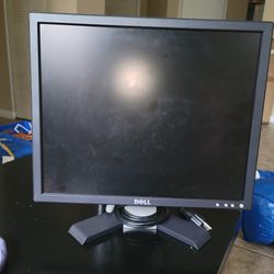 MOVING SALE: Dell HP Monitor