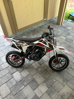 $300 40 mph 170 weight limit great price perfect for the summer  won’t start needs a pull start rope my cousin pulled it to hard and it broke it coast