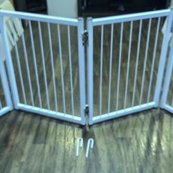 Brand New Free Standing Short Dog Gate 16.5" Tall × 48" Wide