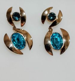 Oscar de la Renta earrings