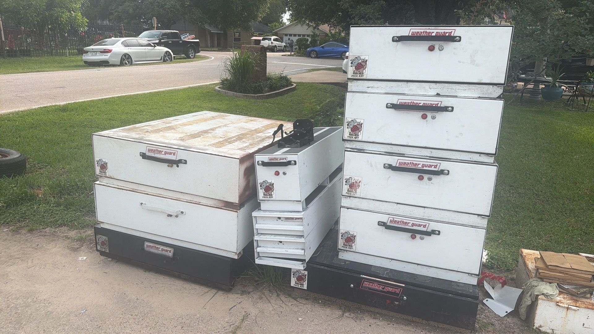 Pack rat tool box
