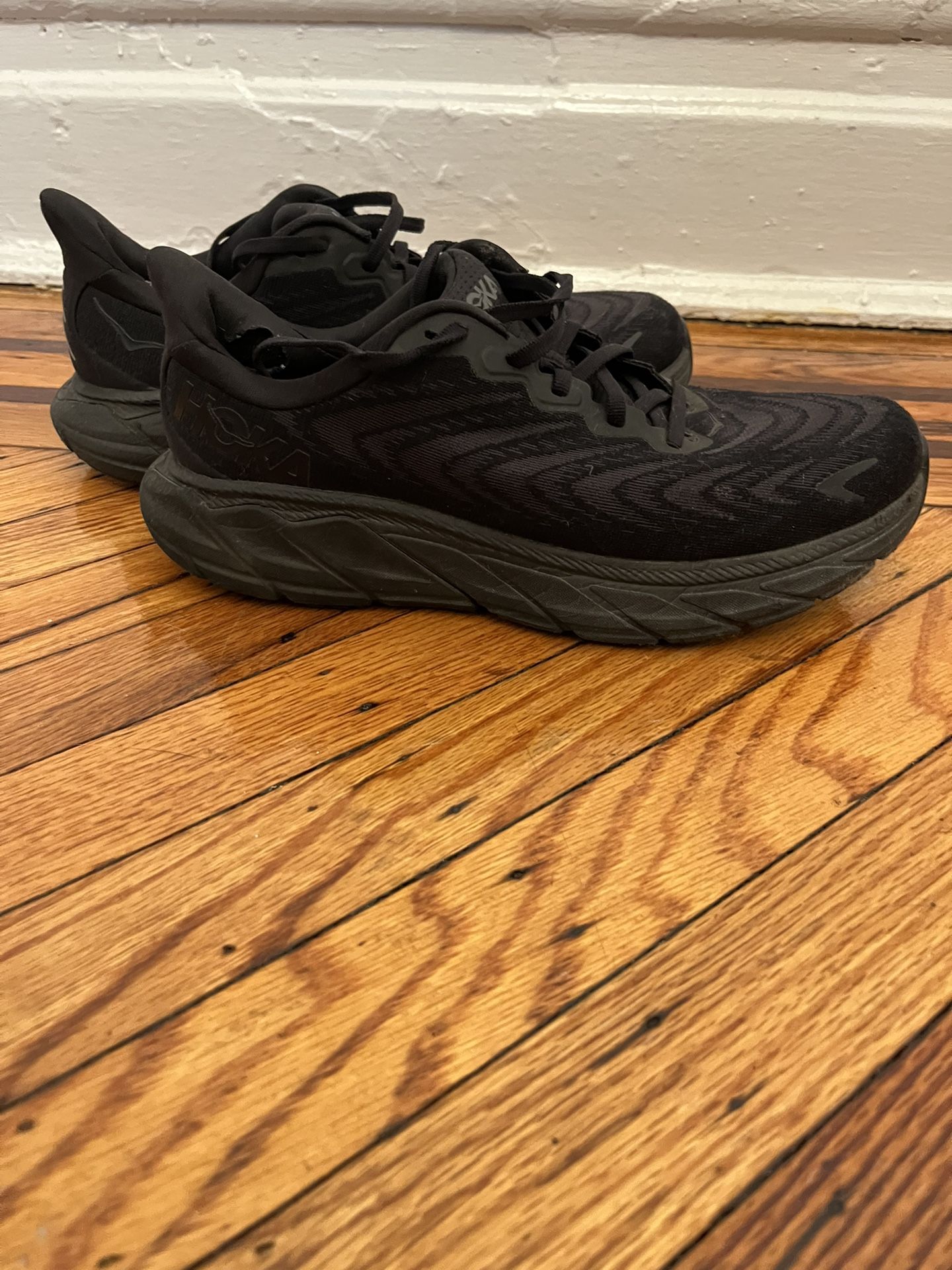 Hoka Arahi 6