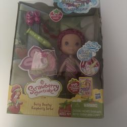Strawberry Shortcake Berry Beachy Raspberry Torte Doll New