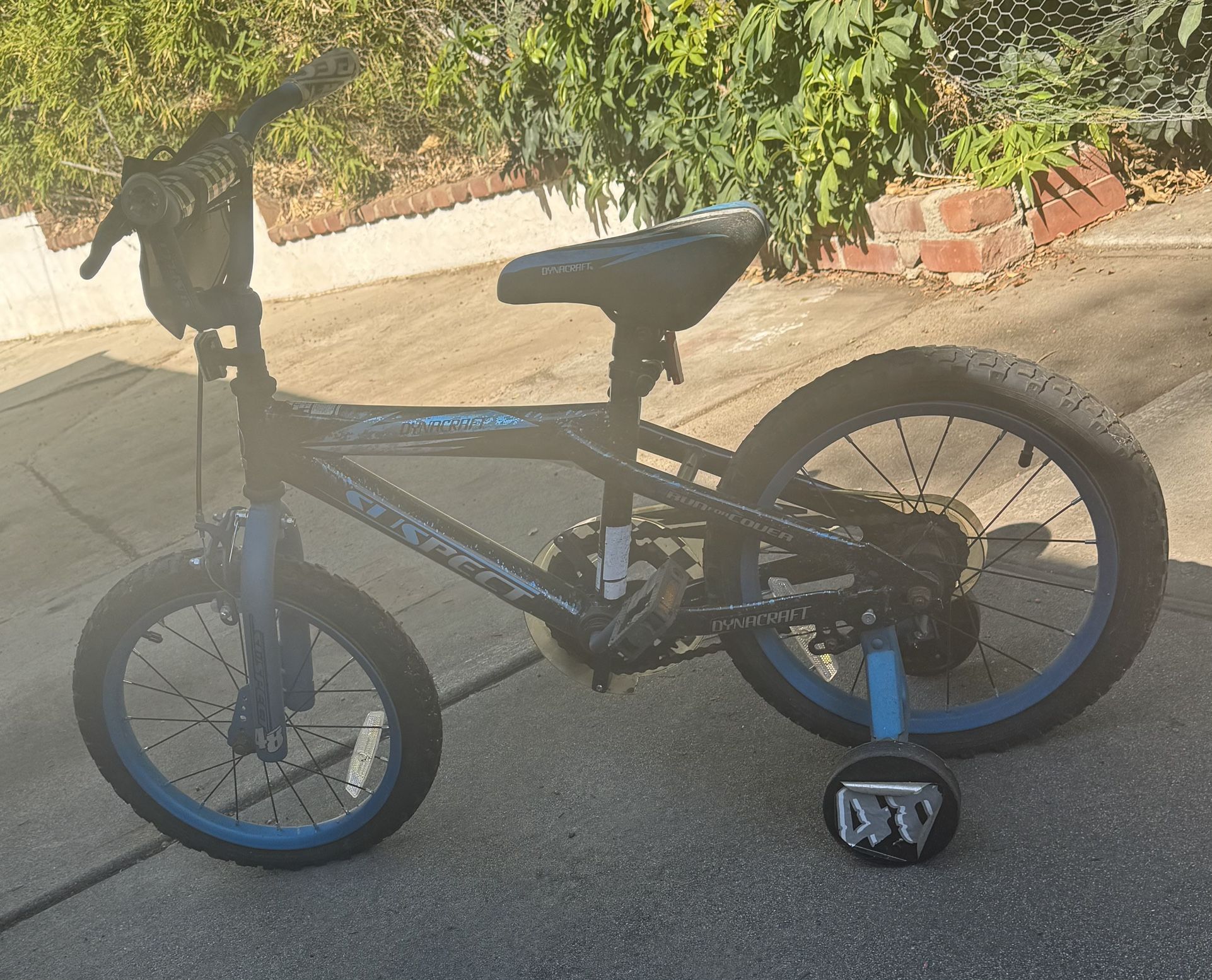 Kids Bike with training wheels - rarely used