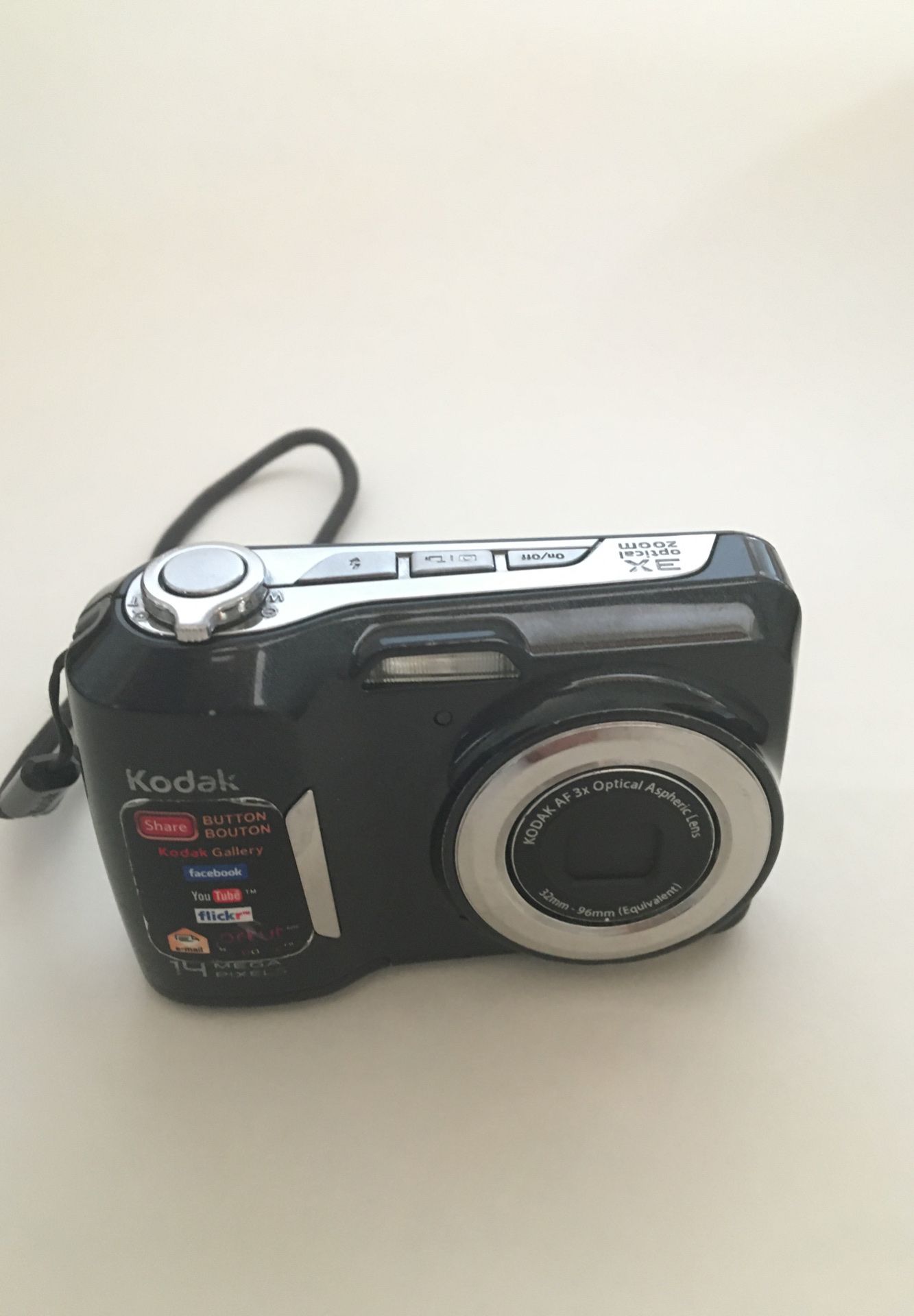 Kodak EasyShare CD83 Digital Camera 14 megapixel Point and Shoot / Camara digital para fotos