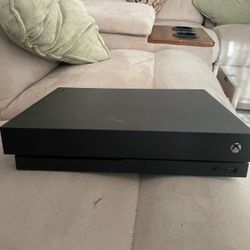Xbox One X Includes Controller