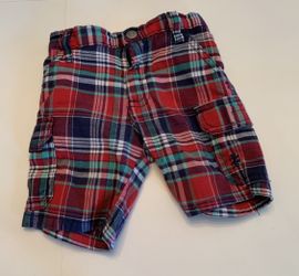 Boys Izod shorts size 18 mos 🎒