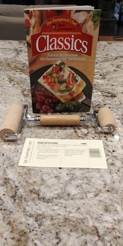 Pampered Chef Dough and Pizza Roller