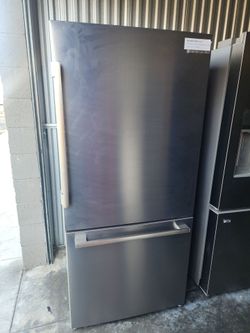 New Open Box Bosh Refrigerator