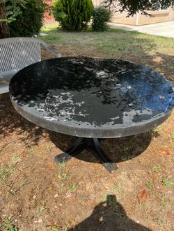 Round table aluminum surface