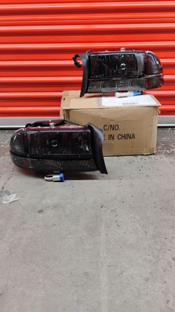 Headlights Compatible with 1(contact info removed) Dodge Dakota / 1(contact info removed) Durango