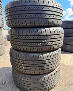 205 55 16 Sentury tires Con 80% de Vida Las 4