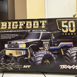TRAXXAS  BIG FOOT Commemorate Truck 