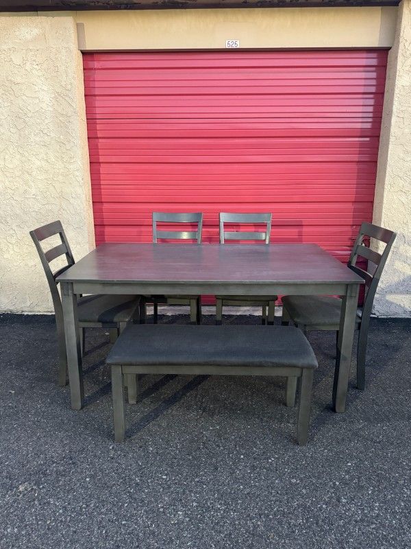 4 Chairs And Bench Set