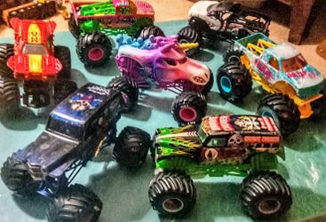 Hot Wheels MONSTER TRUCKS