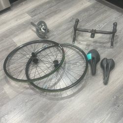 Wheelset,saddle,dropbar And Chainring With Button Bracket