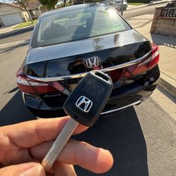 Car Keys / Llaves De Autos / Fobs 