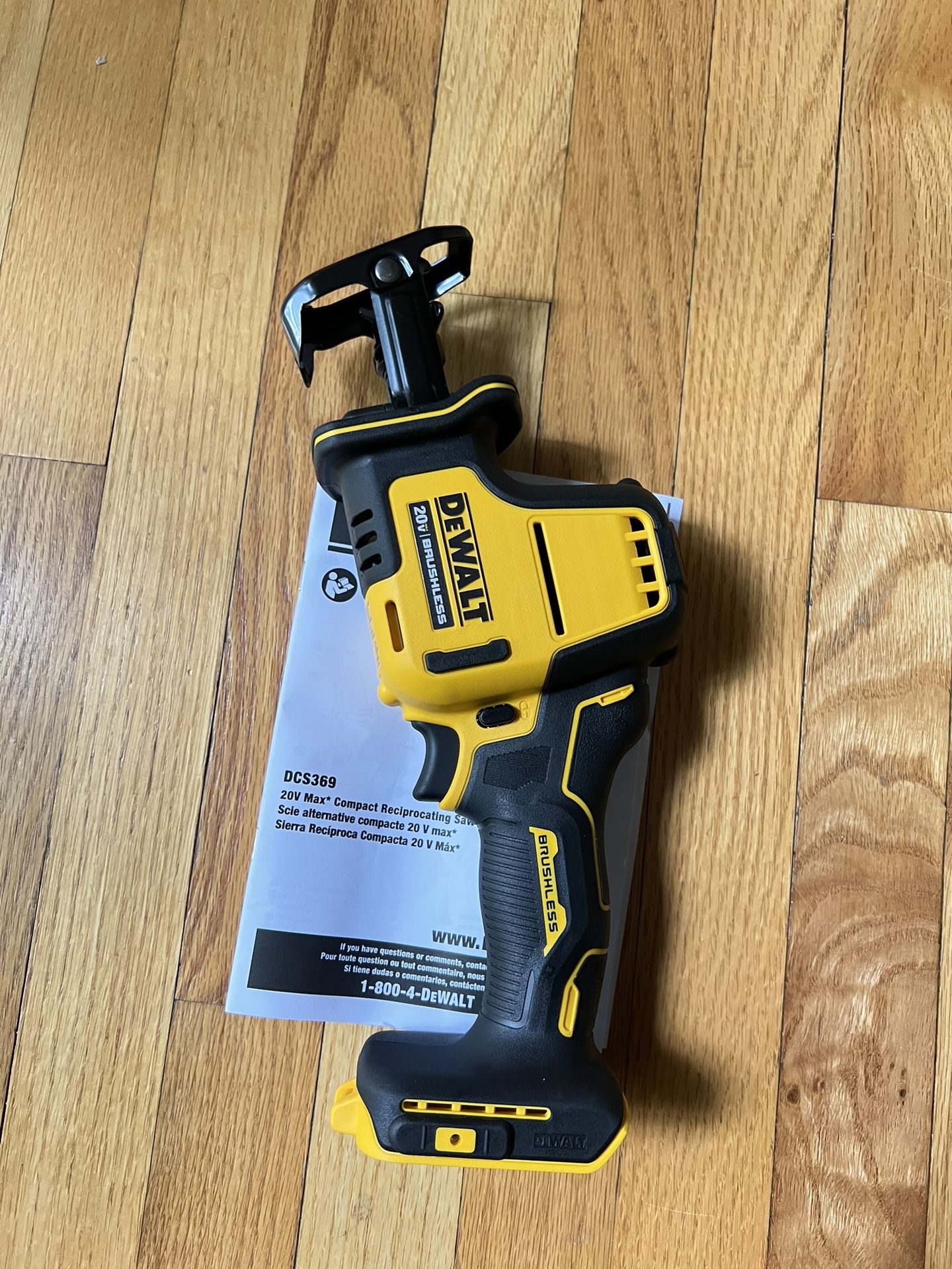 Dewalt 20V Brushless One-hand hackzall Reciprocating Saw (Tool Only)