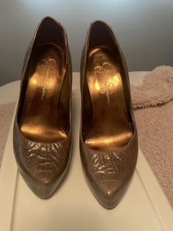 Jessica Simpson Parigi Pump