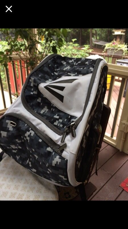 Easton Baseball/softball equipment backpack