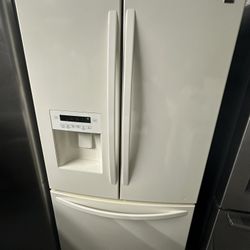 Kenmore Refrigerator Working Great 