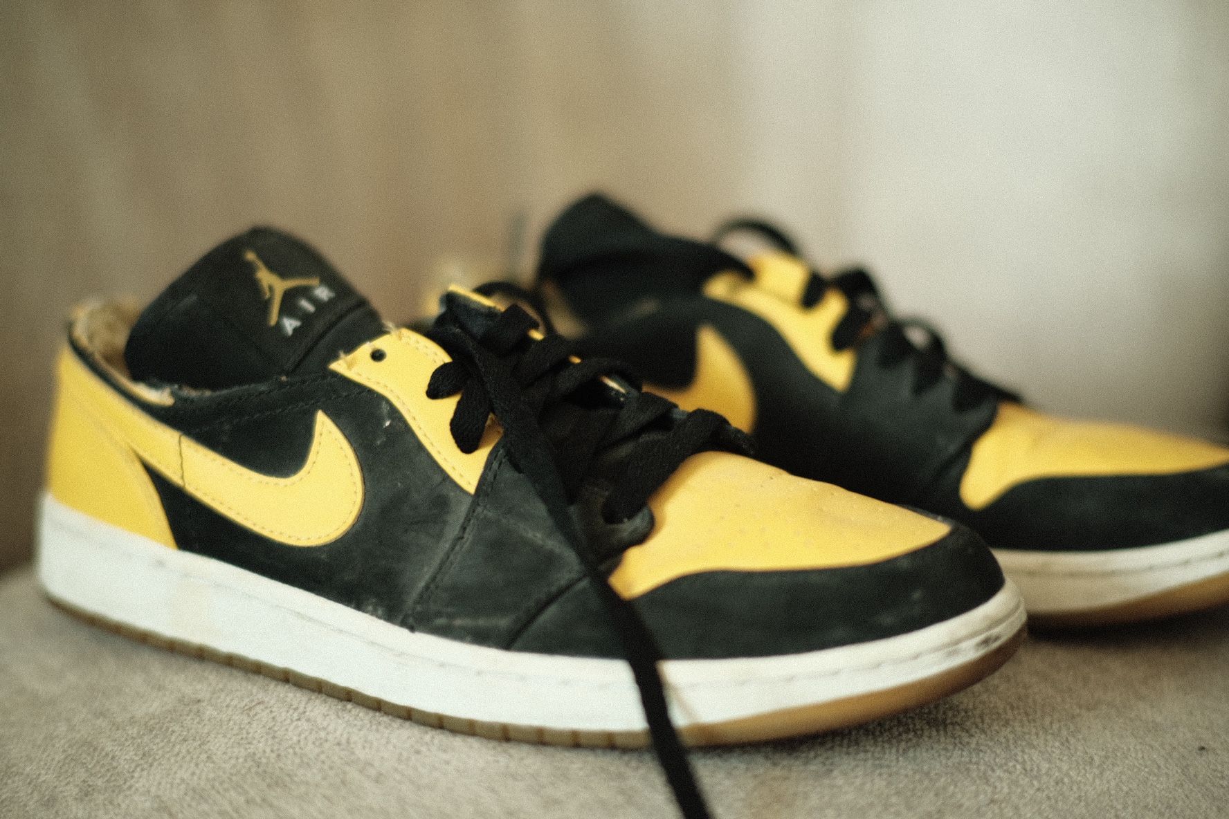 Jordan 1 Mid Retro New Love