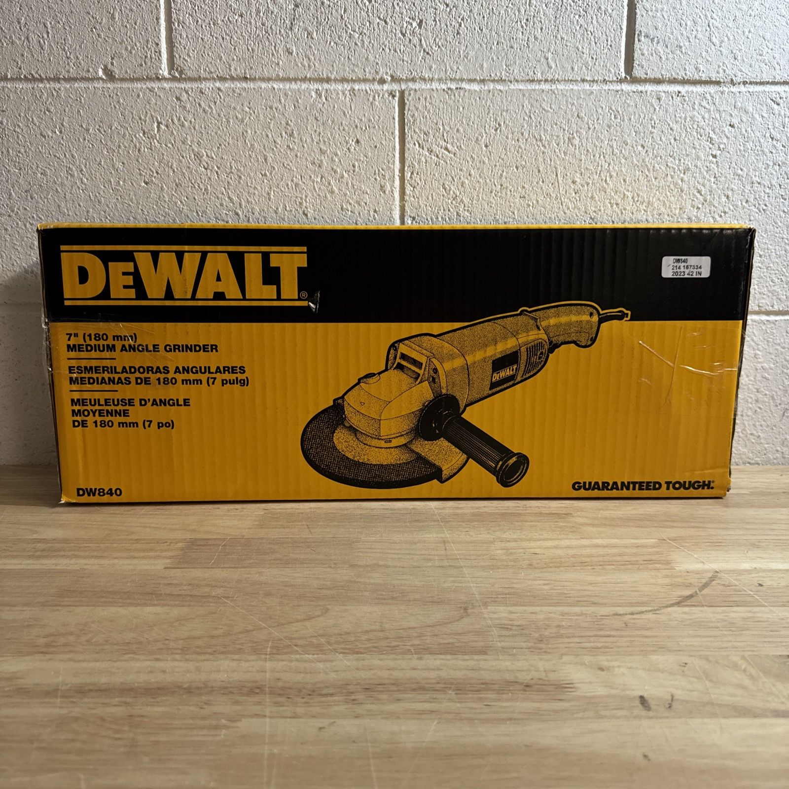DEWALT Heavy-duty 7in Medium Angle Grinder - DW840 - NEW -
