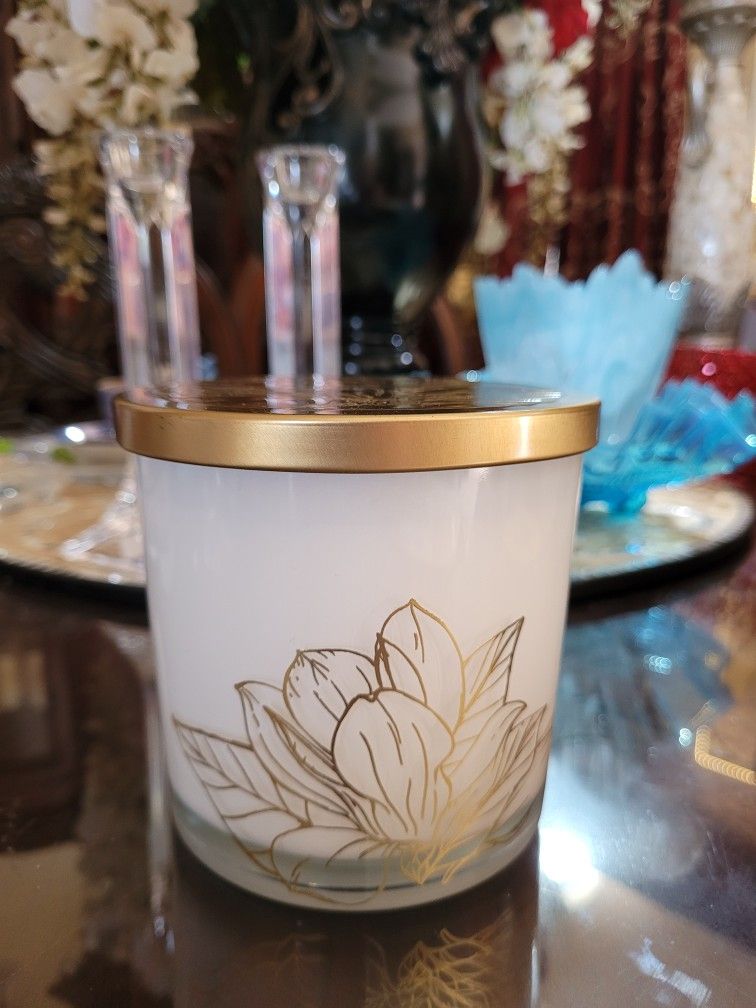 New 20oz 2 Wick Luxury Vanilla Chai Candle