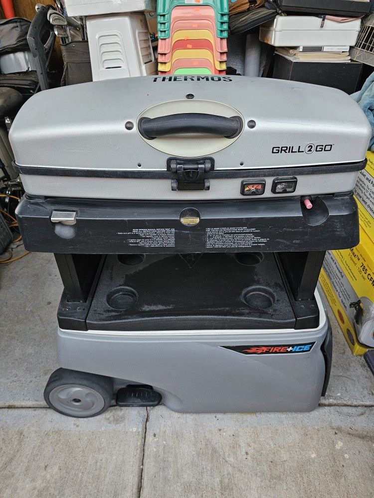 THERMOS GRILL2GO FIRE+ICE Grill/Cooler Combo -- Pre-owned